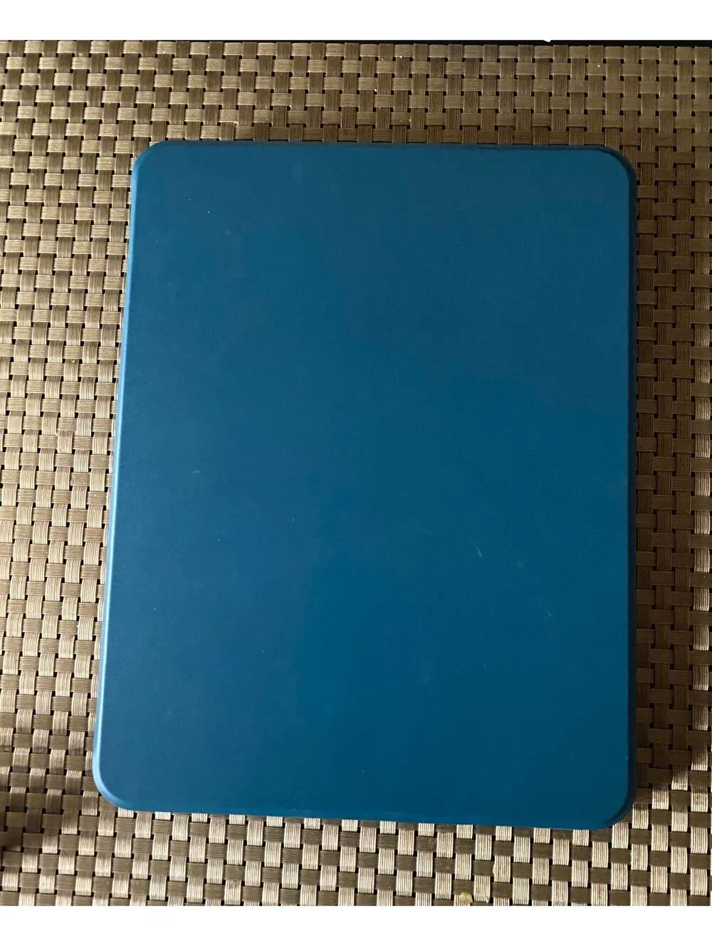 Soke Hybrid Rotating Case for iPad 10th Gen 2022 Midnight Green